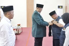 Kanwil Kemenag lepas keberangkatan 27 petugas haji Provinsi Maluku