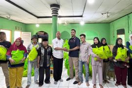 SMBR dan Baznas salurkan bantuan 400 paket sembako bagi warga terdampak banjir