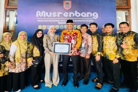 Pemkab HSU raih penghargaan Keselarasan Tertinggi RPJPD