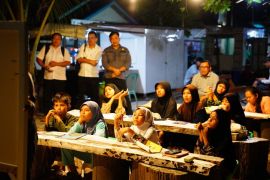 Disdikbud-Kejati Kaltim  salurkan bantuan pendidikan anak wilayah 3T