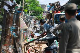 Satpol PP Serang tertibkan lapak PKL di Pasar Ciherang Cikande