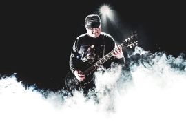 Fakta-fakta gitaris Seringai yang meninggal usai isi konser di Tokyo