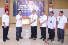 Pemkab Bangka berikan piagam ke "Desa Cantik" statistik