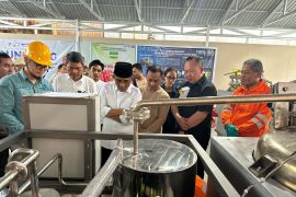 Anwar Hafid luncurkan pusat daur ulang sampah di DLH