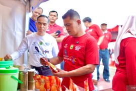 Pemkab Solok bantu pasarkan produk UMKM saat perayaan HUT ke-112