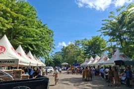 Disperindag menggelar pasar murah rayakan HUT Ke-29 Kota Kupang