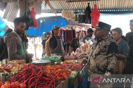 Pemkab Jayawijaya sidak bahan pangan pasar Potikelek