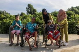 Menjaga asa di hotel lansia