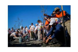 Wali kota Mataram  ajak warga jaga garis pantai dengan gerakan tanam pohon