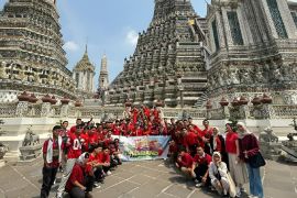 546 karyawan Alfamidi terbaik diajak piknik ke luar negeri