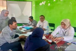 Pemprov Jatim bantu modal usaha ratusan warga miskin Pamekasan