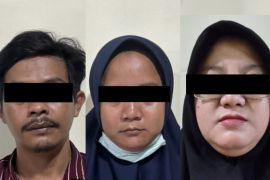 Kriminal kemarin, penagih utang ditangkap dan pemalsuan kupon sembako