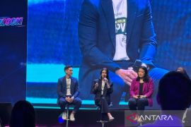 Kiat Andrew White dan Nana Mirdad terangkan vaksinasi HPV