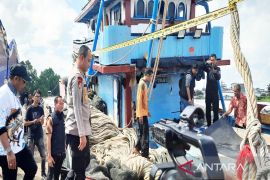 Ditpolairud Polda Kalsel tangkap kapal cantrang asal Jateng di perairan Kotabaru