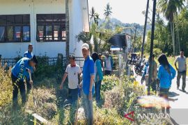 Program Jumat bersih di Panyabungan Timur, Camat ingatkan kebersihan merupakan sebagian dari iman