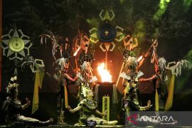 Pagelaran Tari Pedalaman Dayak Kalteng