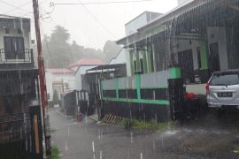BMKG Ternate imbau warga waspadai potensi hujan lebat di Malut
