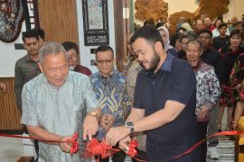 Wali Kota Padang Fadly Amran resmikan gedung baru WHBT