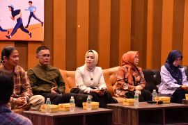 Dian Puspita Fadli Amran imbau anak korban kekerasan untuk segera melapor ke P2TP2A