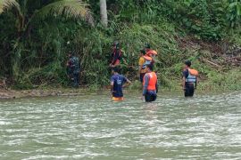 Tim SAR cari satu korban banjir sungai di Morotai