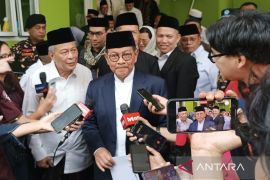 Gubernur Pramono ungkap belasan ribu ijazah masih tertahan di sekolah