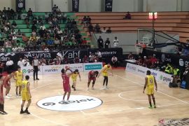 KBS mampu gilas Bali United Basketball 94-60