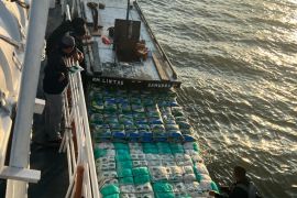 Bakamla RI gagalkan upaya penyelundupan beras dan gula asal Malaysia
