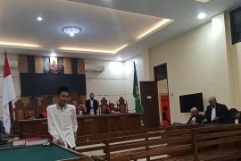 Seorang rekanan didakwa korupsi Rp500 juta terkait pekerjaan Kantor BPRS