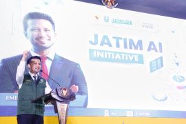 Emil Dardak dorong pejabat manfaatkan AI tunjang pelayanan publik