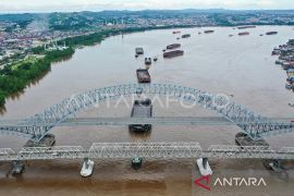 Pelindo bakal pasang alat sensor cegah risiko  penabrakan Jembatan Mahakam