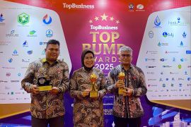 Bupati Ratu Tatu raih penghargaan top pembina BUMD