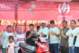 PTBA lakukan program sosial dan bagi hadiah rayakan hari jadi ke-44 di Sawahlunto