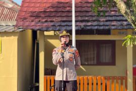 Kapolres Pesisir Barat minta personelnya tingkatkan pelayanan kepada warga