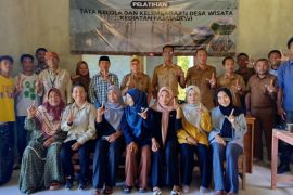 Pemkab Mabar beri pelatihan tata kelola kelembagaan Pokdarwis Warloka Pesisir