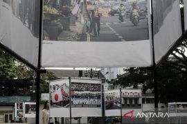 Pameran foto KAA dan Palestina di Bandung