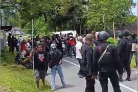 Anggota  DPR RI Dapil Maluku serukan rekonsiliasi untuk Tulehu dan Tial