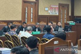 Hakim "vonis bebas" Ronald  Tannur minta dibebaskan dari kasus suap