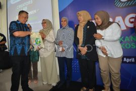 Edukasi penjualan daring bagi UMKM Page 1 Small