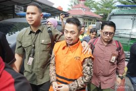 Mantan Pj Wali Kota Pekanbaru didakwa potong APBD hingga Rp8,9 milliar