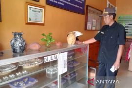 Pemprov Jatim bantu modal usaha BUMDes Sampang