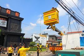 Bina Marga Jaktim larang pemasangan kabel udara