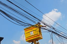Bina Marga Jaktim sasar tiga wilayah untuk penertiban kabel udara