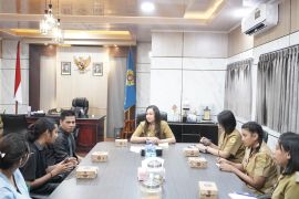 Pemkot Kupang menghadirkan program Sunset Movie dan Sunday Market