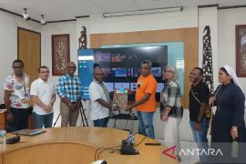 YPMAK bantu Rp1,2 miliar untuk Gereja Katedral Timika