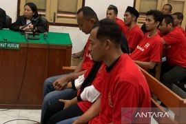 Hakim vonis 3,5 tahun penjara kepada tiga terdakwa penganiayaan juru parkir