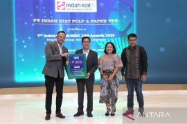 PT Indah Kiat Pulp & Paper Tbk raih penghargaan 7th Anniversary Indonesia Best CSR Awards 2025 dari The Iconomics