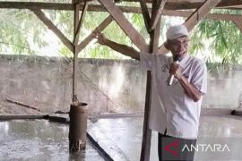 Petani Karawang turunkan biaya produksi dengan pupuk organik hewani