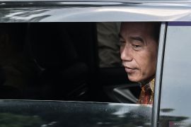 Jokowi klarifikasi soal ijazah pada Selasa ini