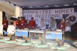 Disdikbud Pontianak gelar Kompetisi Roket Air Regional Tahun 2025
