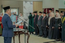 Terpopuler: Mutasi pejabat Pemprov NTB, harga emas terkini, hingga tersangka korupsi pengadaan masker COVID-19